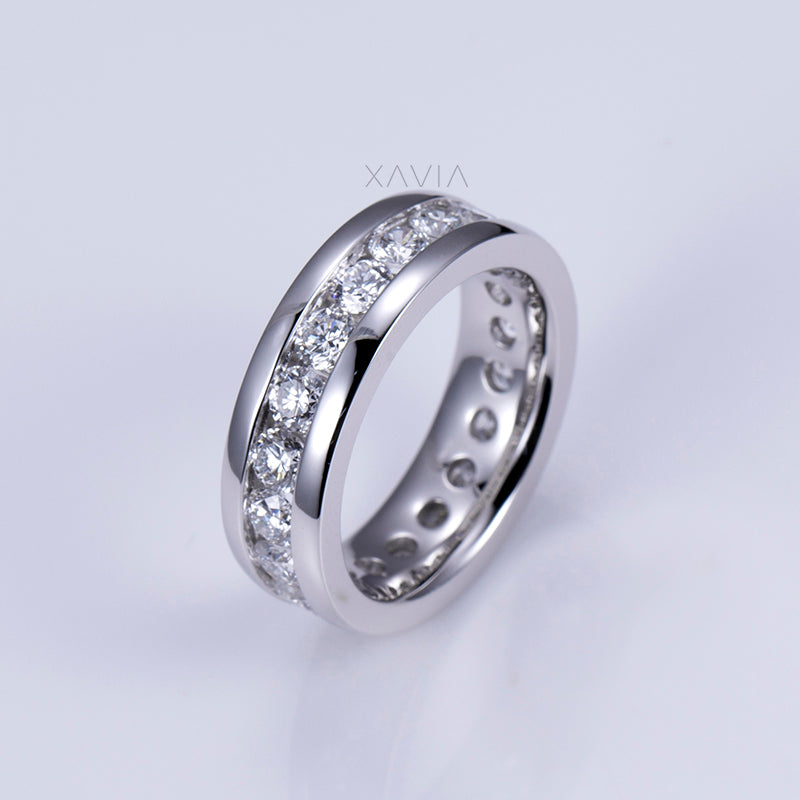 Side angle showing flat edges and diamond depth